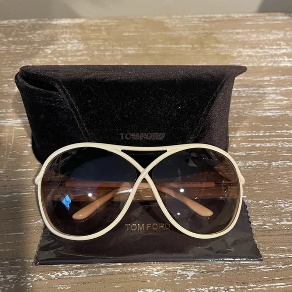 Never worn Tom Ford Sunglasses Tom ford sunglasses. Never worn main image 4